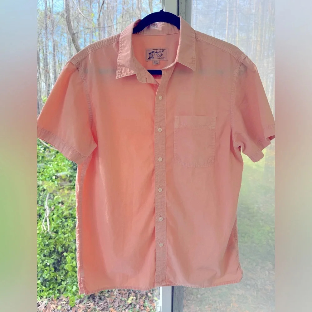 American Eagle M‎ 100% Cotton Boyfriend s/s shirt in cantaloupe. Button front.